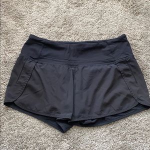 BLACK Lululemon Run Times Short Sz 6